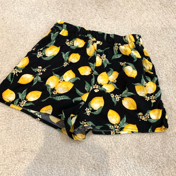 h&m lemon shorts